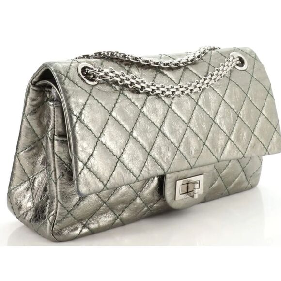 CHANEL Reissue Flap Bag Quilted Metallic Aged Calfskin 2.55 - Picture 3 of 17